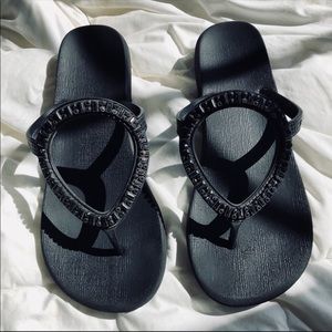 sanuk jeweled circle sandals